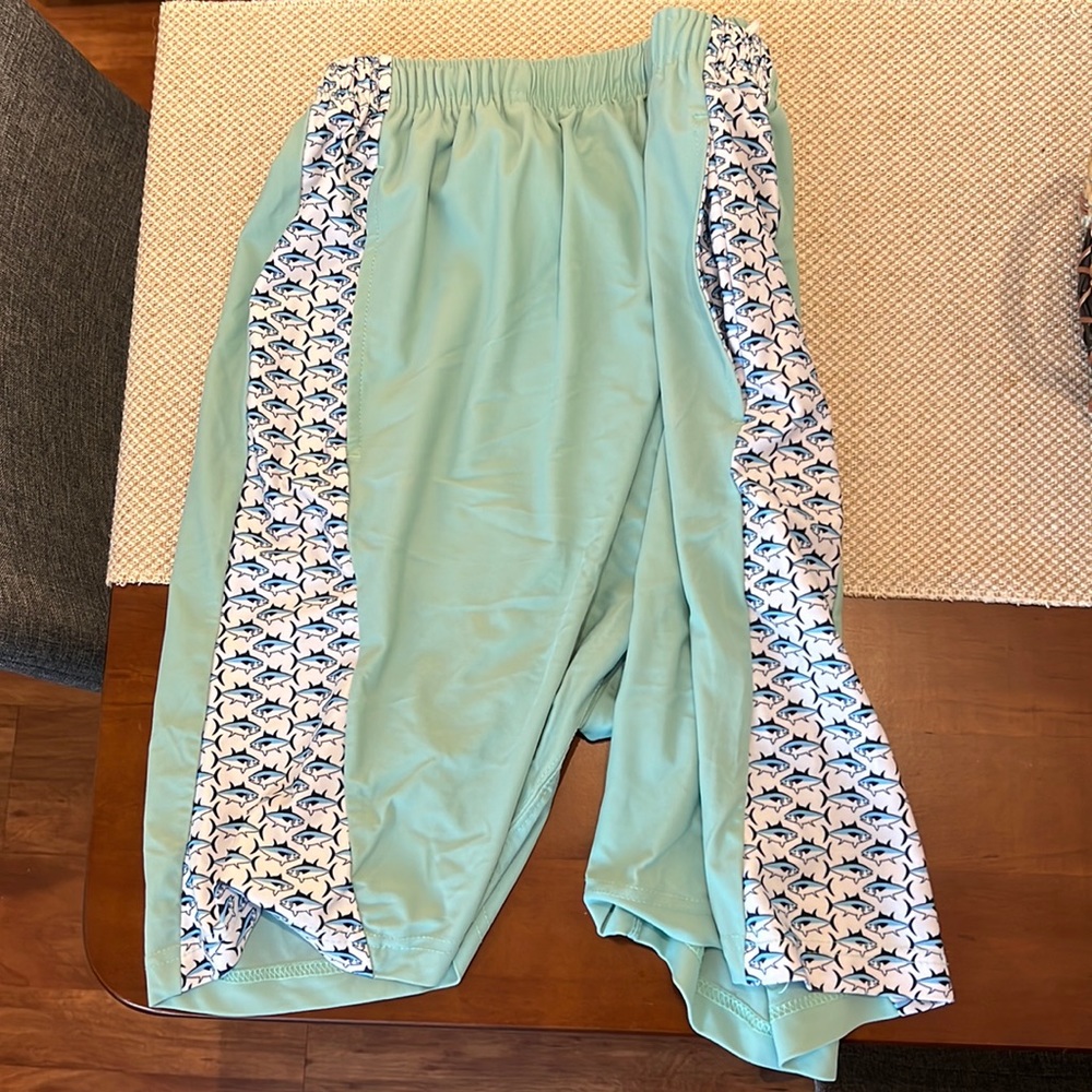 Krass & Co Teal Fish Print Athletic Shorts Men’s Medium